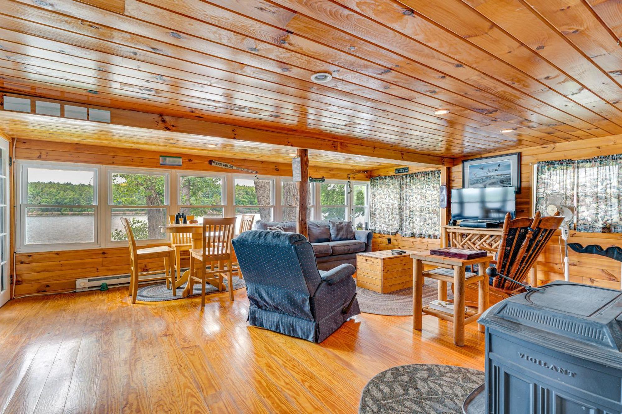 Waterfront Home On Lake Champlain With Dock And Kayaks Orwell المظهر الخارجي الصورة