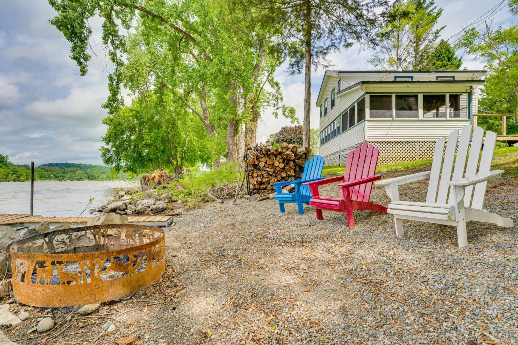 Waterfront Home On Lake Champlain With Dock And Kayaks Orwell المظهر الخارجي الصورة