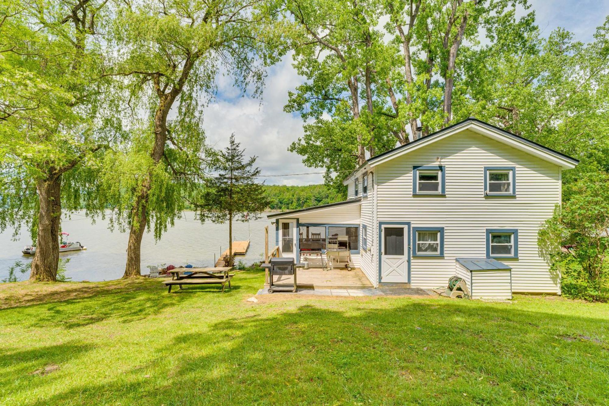 Waterfront Home On Lake Champlain With Dock And Kayaks Orwell المظهر الخارجي الصورة